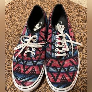 Vans Aztec print unisex skater shoe, worn once